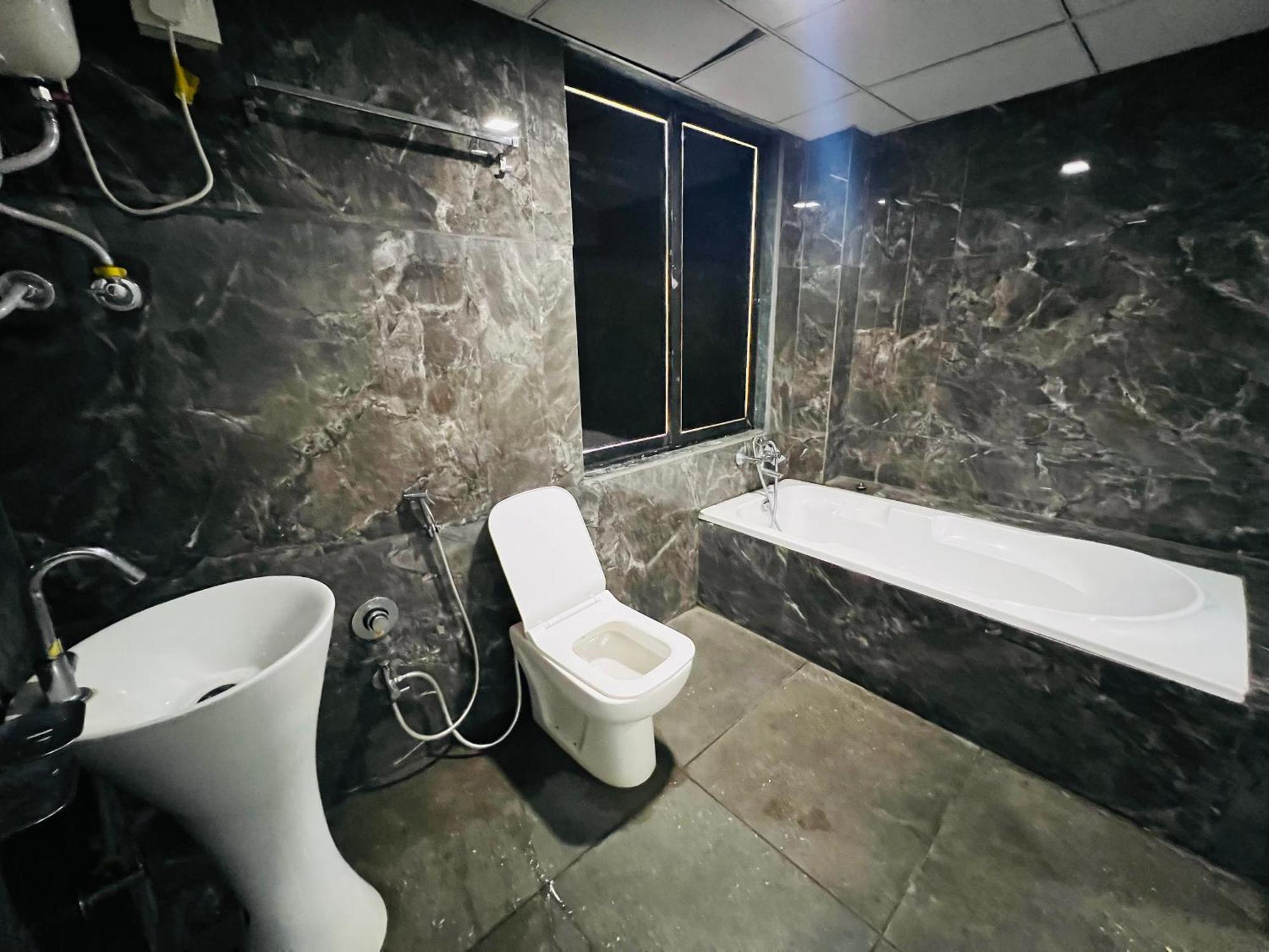 The Valentine Hotel Szúrat Kültér fotó